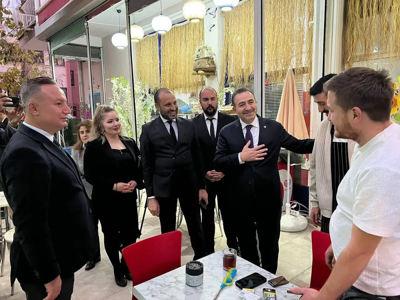 MHP Yenimahalle'de Vatandaş ve Esnaf Ziyaretleri Gerçekleştirdi MHP Yenimahalle'de Vatandaş ve Esnaf Ziyaretleri Gerçekleştirdi
