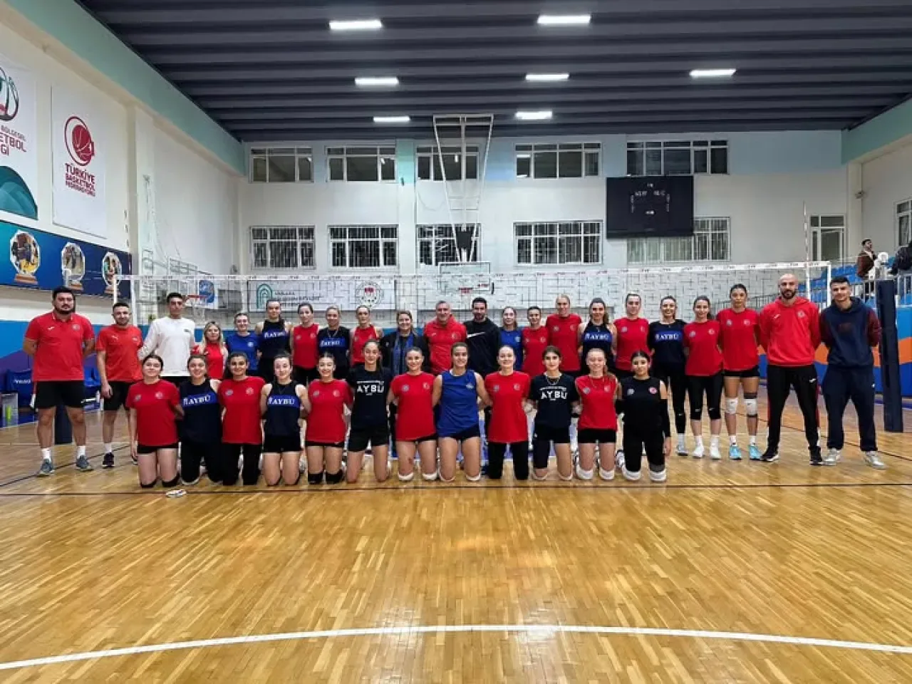 İşitme Engelliler Kadın Milli Voleybol Takımı, Deaflympics 2025 Hazırlıkları Kapsamında AYBÜ ile Özel Maç Yaptı İşitme Engelliler Kadın Milli Voleybol Takımı, Deaflympics 2025 Hazırlıkları Kapsamında AYBÜ ile Özel Maç Yaptı