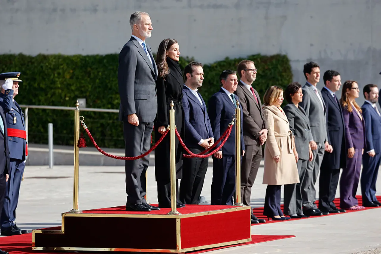 İspanya Kralı Felipe, Çin'i Ziyaret Ederek İki Ülke İlişkilerini Güçlendiriyor İspanya Kralı Felipe, Çin'i Ziyaret Ederek İki Ülke İlişkilerini Güçlendiriyor