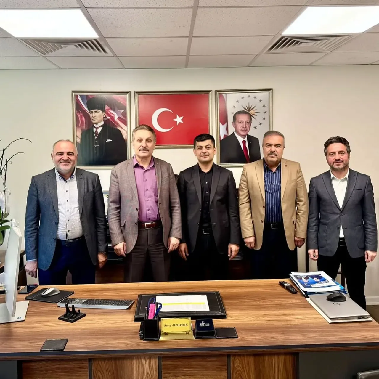 AK Parti Üsküdar İlçe Başkanlığı, Kentsel Dönüşüm Süreçlerini Hızlandırmak İçin Marmara Kentsel Dönüşüm Genel Müdürlüğü ile Görüştü AK Parti Üsküdar İlçe Başkanlığı, Kentsel Dönüşüm Süreçlerini Hızlandırmak İçin Marmara Kentsel Dönüşüm Genel Müdürlüğü ile Görüştü