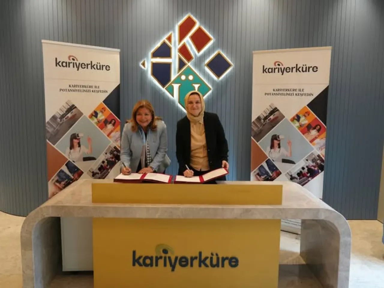 Hasan Kalyoncu Üniversitesi ve Kariyerküre Eğitim'den Stratejik İş Birliği Hasan Kalyoncu Üniversitesi ve Kariyerküre Eğitim'den Stratejik İş Birliği