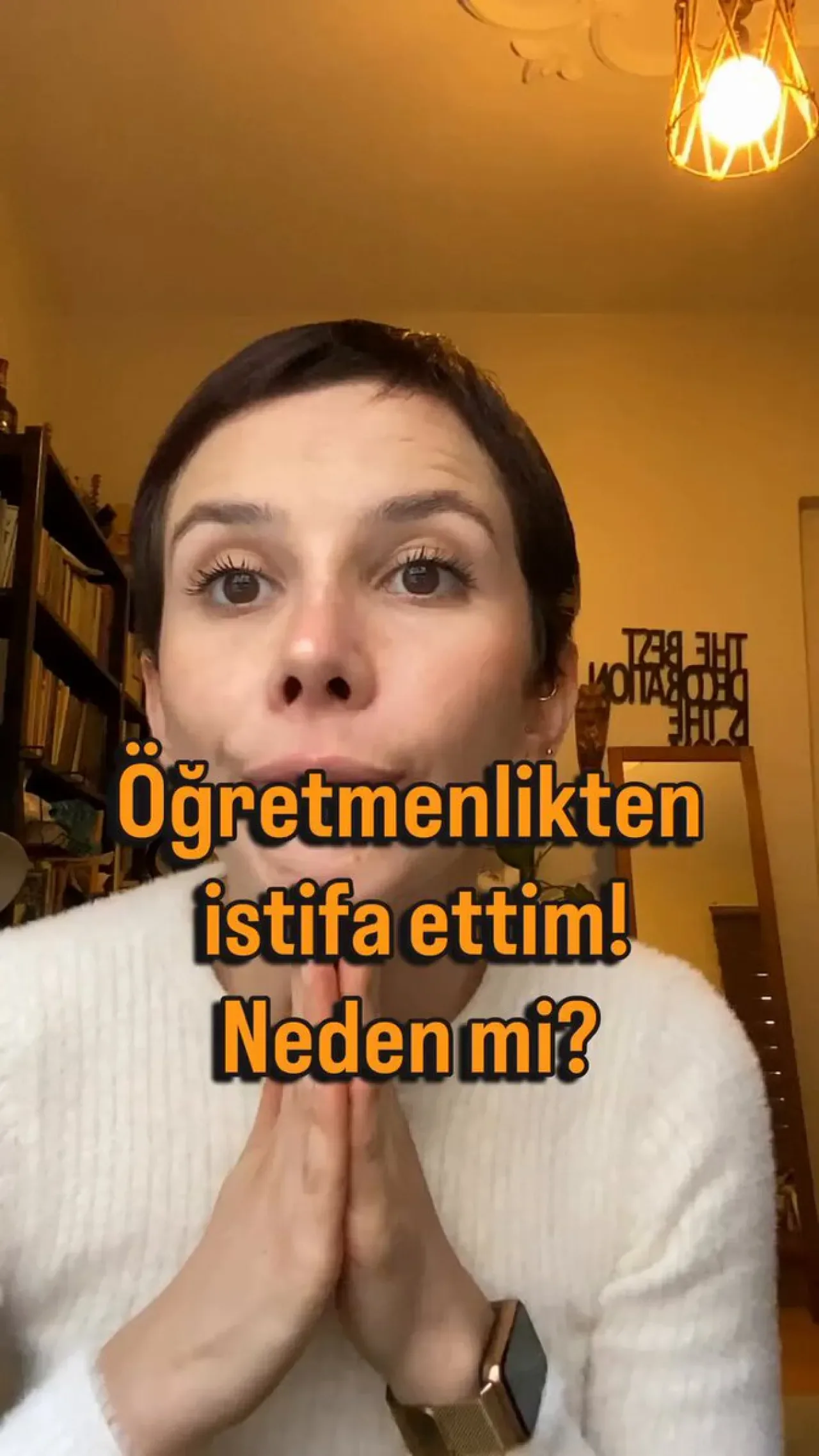 Öğretmenlik Mesleğinde Yaşanan Tartışma: Mesai Saatinde Kitap Okuma Uyarısı Öğretmenlik Mesleğinde Yaşanan Tartışma: Mesai Saatinde Kitap Okuma Uyarısı