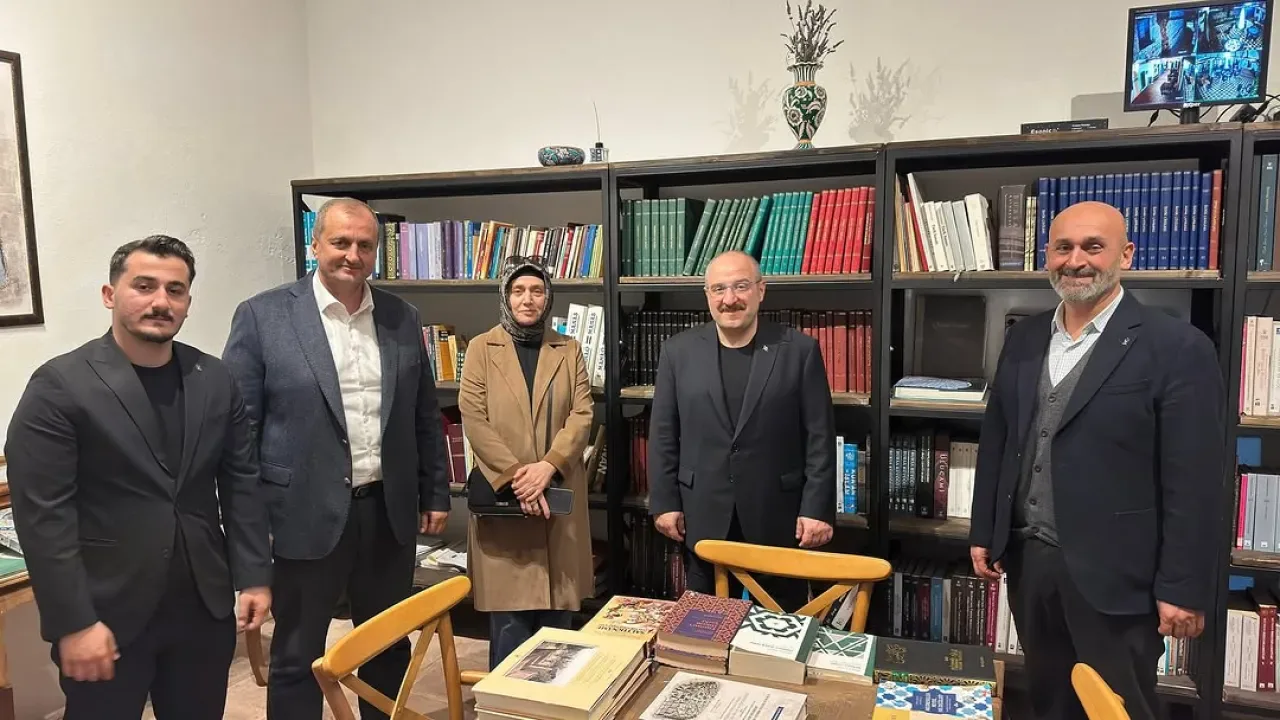 Bursa Milletvekili Mustafa Varank, İznik'te Resmi Ziyaretlerde Bulundu Bursa Milletvekili Mustafa Varank, İznik'te Resmi Ziyaretlerde Bulundu
