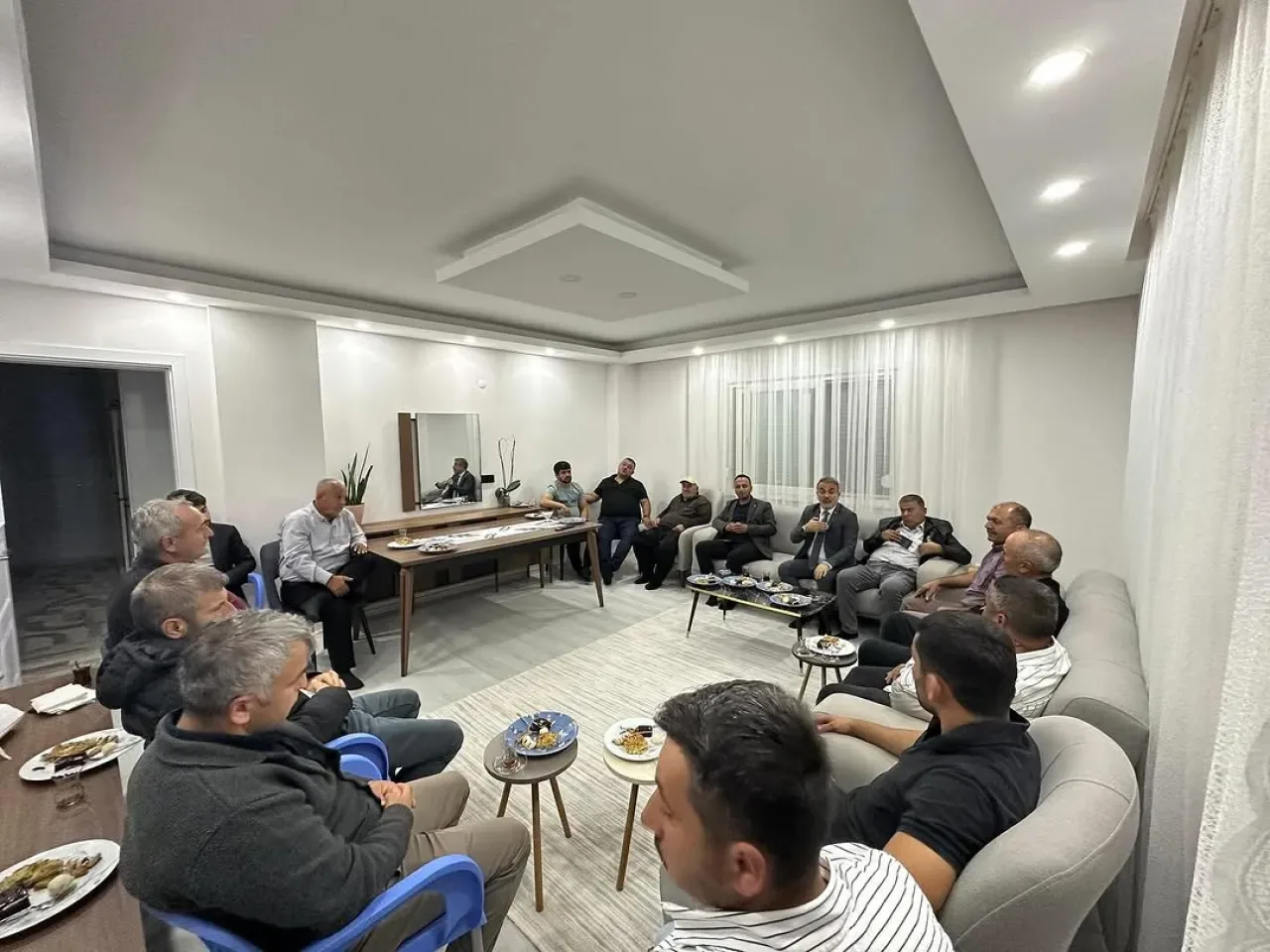 MHP Antalya Gazipaşa'da "Hayırlı Günler Komşum" Ziyaretleri Başladı MHP Antalya Gazipaşa'da "Hayırlı Günler Komşum" Ziyaretleri Başladı