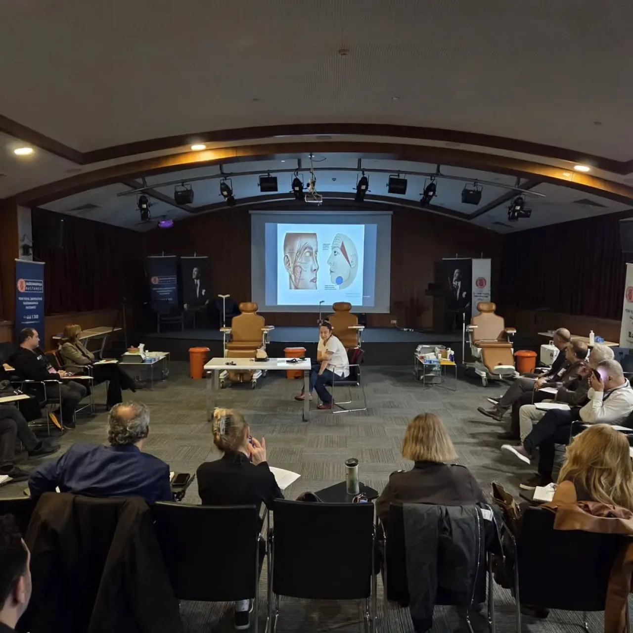 YYÜ Gaziosmanpaşa Hastanesi'nde Medikal Estetik Sertifikalı Eğitim Programı Başladı YYÜ Gaziosmanpaşa Hastanesi'nde Medikal Estetik Sertifikalı Eğitim Programı Başladı