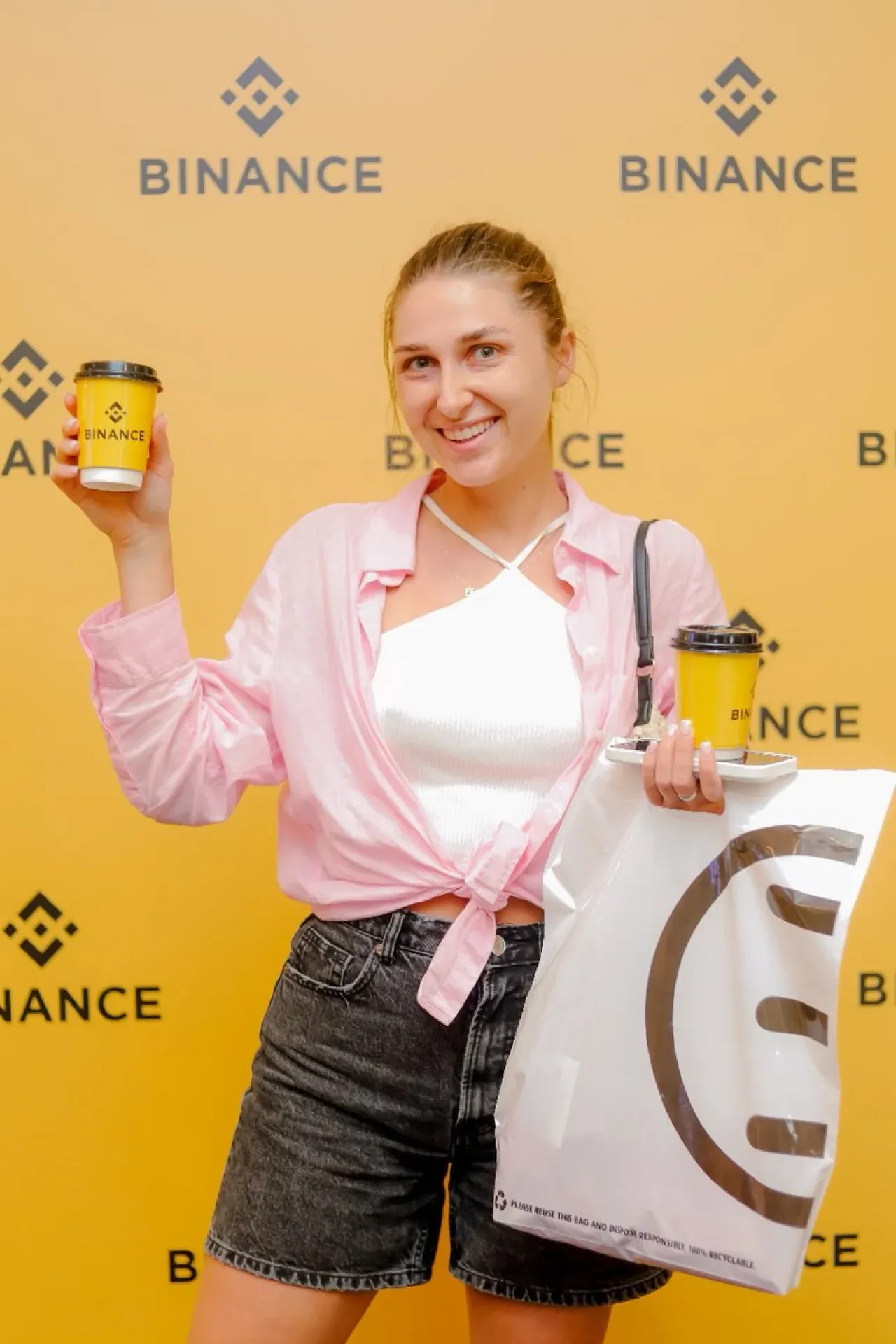 Binance Canteen'de Kripto Topluluğu Buluştu: Soğuk Kahveler Sıcak Sohbetlere Eşlik Etti Binance Canteen'de Kripto Topluluğu Buluştu: Soğuk Kahveler Sıcak Sohbetlere Eşlik Etti