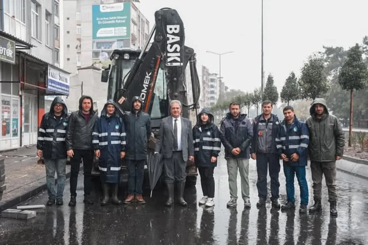 BASKİ Genel Müdürü Erdoğan Öztürk, Yağış Sonrası Saha İncelemesi Yaptı BASKİ Genel Müdürü Erdoğan Öztürk, Yağış Sonrası Saha İncelemesi Yaptı