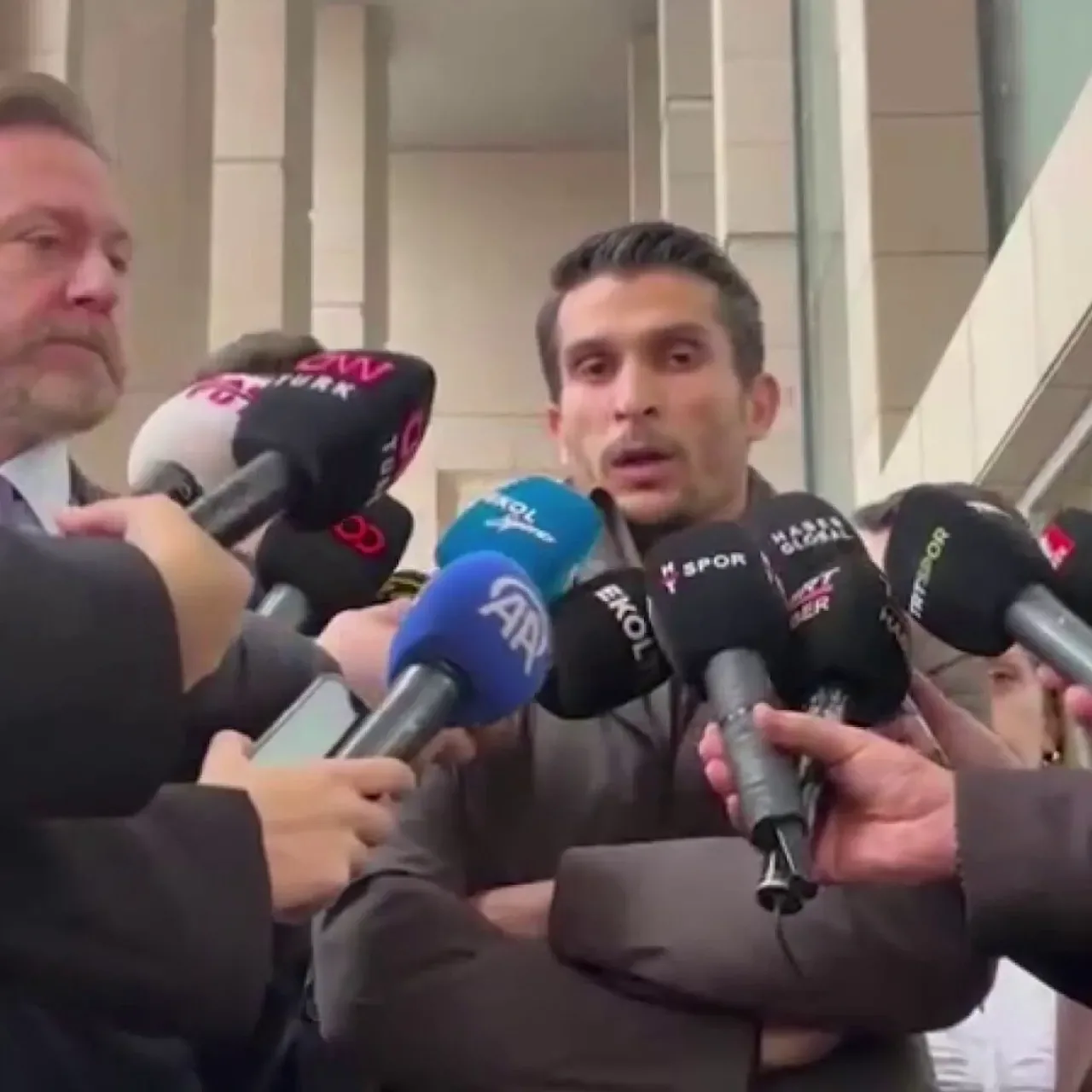 Necip Uysal'ın Kimliği İle Kumar Hesabı Açıldığını Açıkladı Necip Uysal'ın Kimliği İle Kumar Hesabı Açıldığını Açıkladı