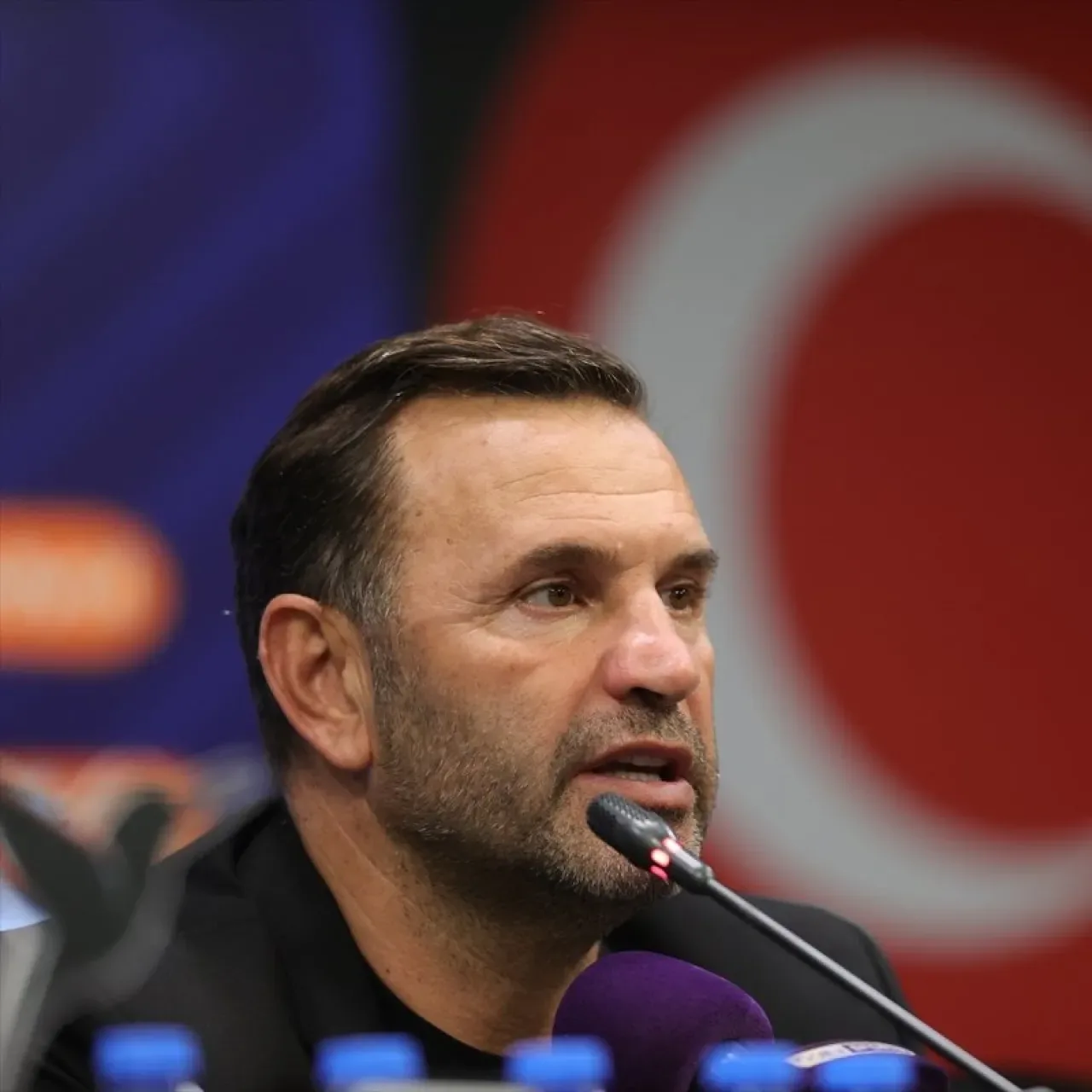 Okan Buruk'un Transfer Talebi Hakkında Başkan Dursun Özbek'ten Açıklama Okan Buruk'un Transfer Talebi Hakkında Başkan Dursun Özbek'ten Açıklama