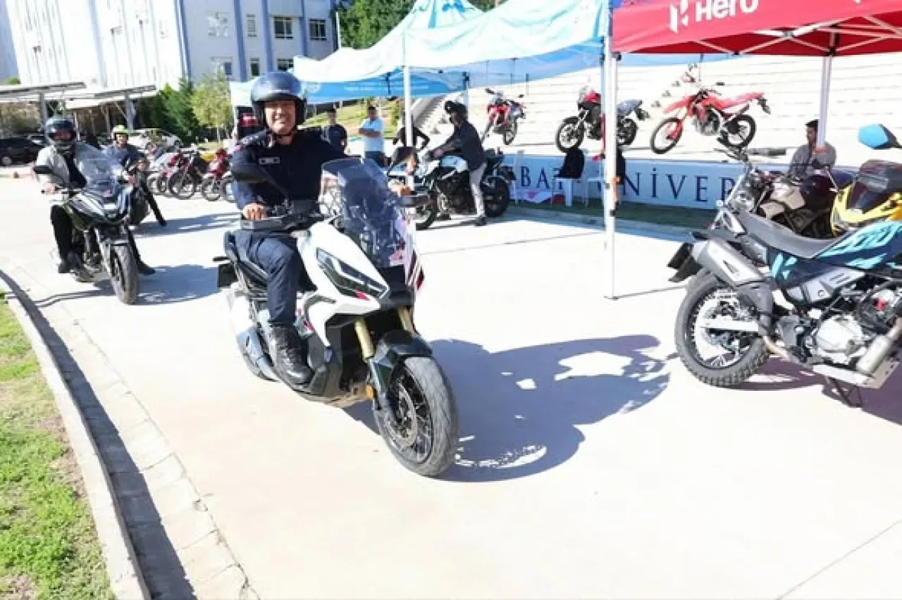 Alanya'da Trafik Güvenliği Konferansı ve Sürüş Teknikleri Eğitimi Düzenlendi Alanya'da Trafik Güvenliği Konferansı ve Sürüş Teknikleri Eğitimi Düzenlendi