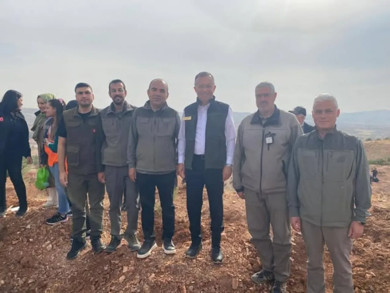 Gaziantep'te Yeşil Vatan Seferberliği Kapsamında Fidanlar Toprakla Buluşuyor Gaziantep'te Yeşil Vatan Seferberliği Kapsamında Fidanlar Toprakla Buluşuyor