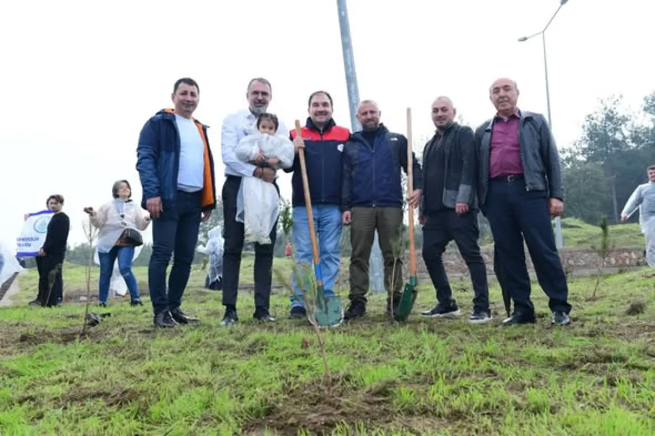 Kestel'de 11 Kasım Milli Ağaçlandırma Günü'nde 800 Fidan Toprakla Buluştu Kestel'de 11 Kasım Milli Ağaçlandırma Günü'nde 800 Fidan Toprakla Buluştu