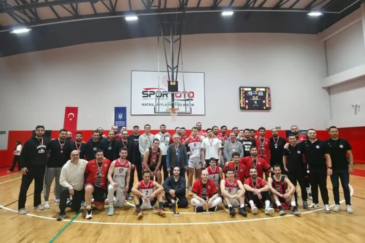 Bursa Barosu'nun Düzenlediği 2. Adalet Kupası Basketbol Turnuvası Tamamlandı Bursa Barosu'nun Düzenlediği 2. Adalet Kupası Basketbol Turnuvası Tamamlandı