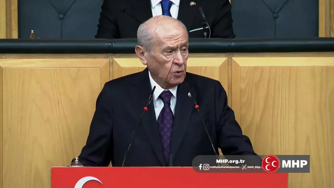 Bahçelievler'de MHP İlçe Başkanlığı'na Saldırı: Atatürk'ün Anısına Vurgu Bahçelievler'de MHP İlçe Başkanlığı'na Saldırı: Atatürk'ün Anısına Vurgu