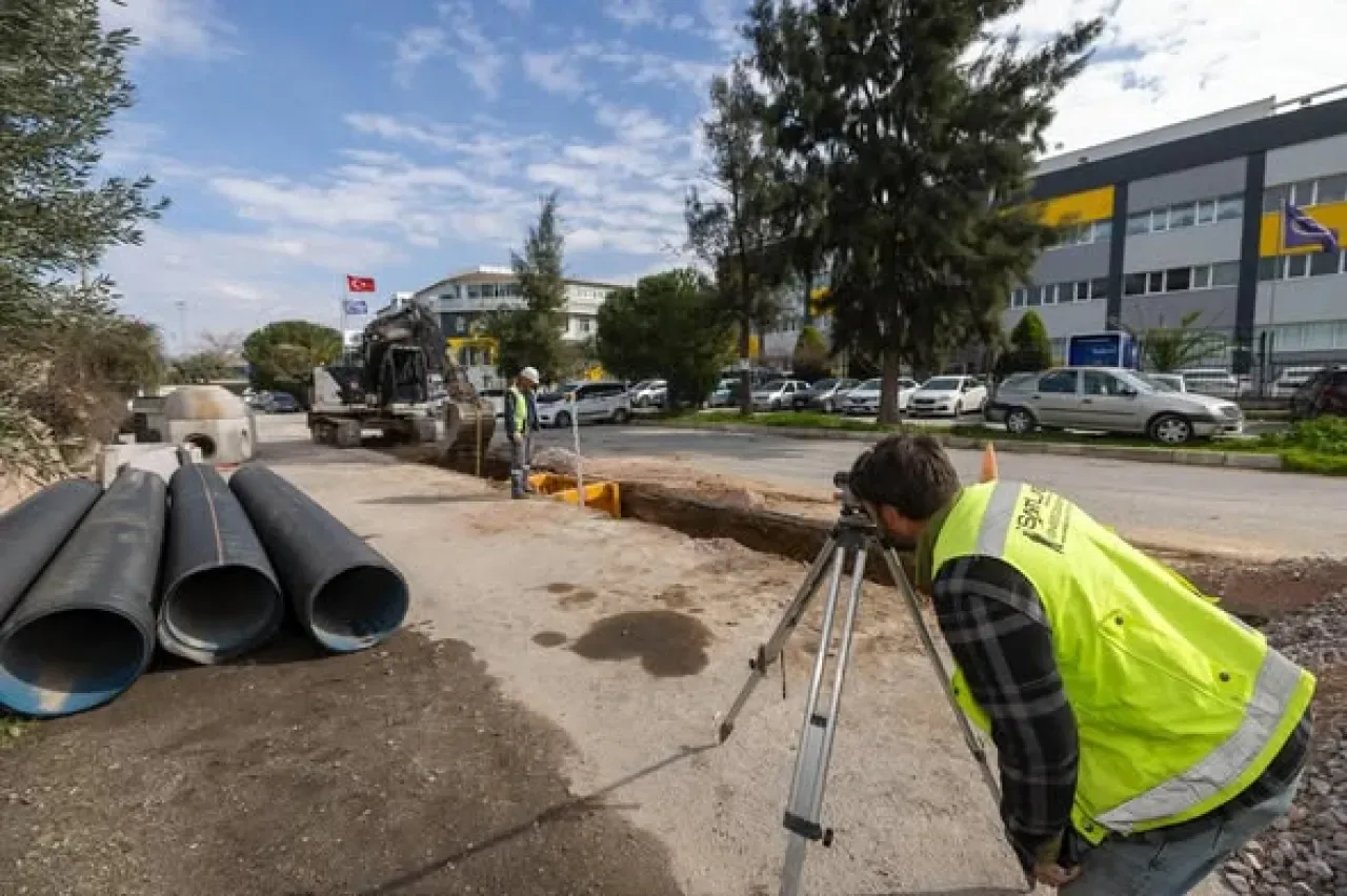 İzmir'de Altyapı Devrimi: 110 Milyon Euroluk Projeyle Su Baskınları Tarih Oluyor İzmir'de Altyapı Devrimi: 110 Milyon Euroluk Projeyle Su Baskınları Tarih Oluyor