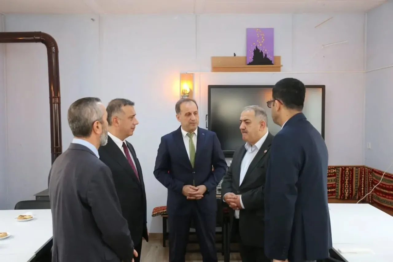Tuzla'da Ödev Evleri Projesi ile Öğrencilere Güvenli Çalışma Ortamı Tuzla'da Ödev Evleri Projesi ile Öğrencilere Güvenli Çalışma Ortamı