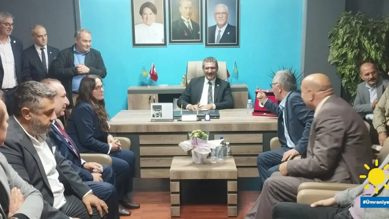 İYİ Parti'de Görev Değişimi: Yücel Coşkun, Ümraniye Teşkilatını Ziyaret Etti İYİ Parti'de Görev Değişimi: Yücel Coşkun, Ümraniye Teşkilatını Ziyaret Etti