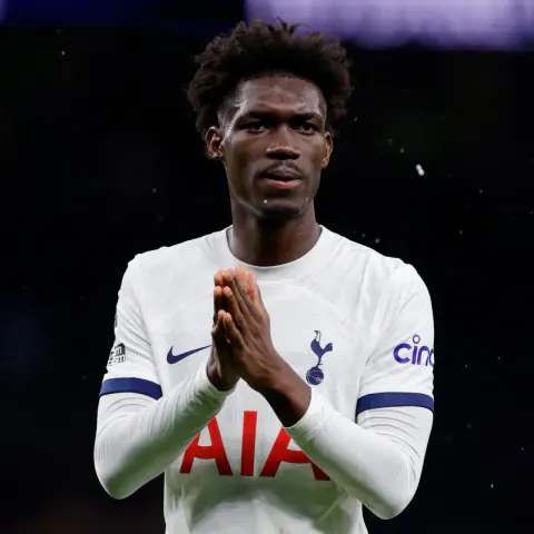 Galatasaray, Yves Bissouma Transferi İçin Görüşmelere Devam Ediyor