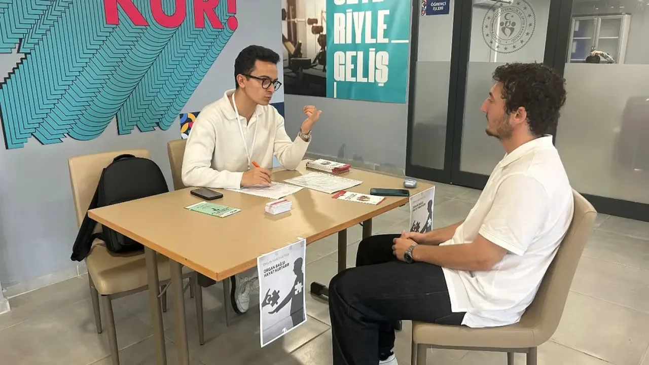 Beyoğlu'nda Organ Bağışı Haftası'nda Öğrencilere Yönelik Bilgilendirme Yapıldı Beyoğlu'nda Organ Bağışı Haftası'nda Öğrencilere Yönelik Bilgilendirme Yapıldı
