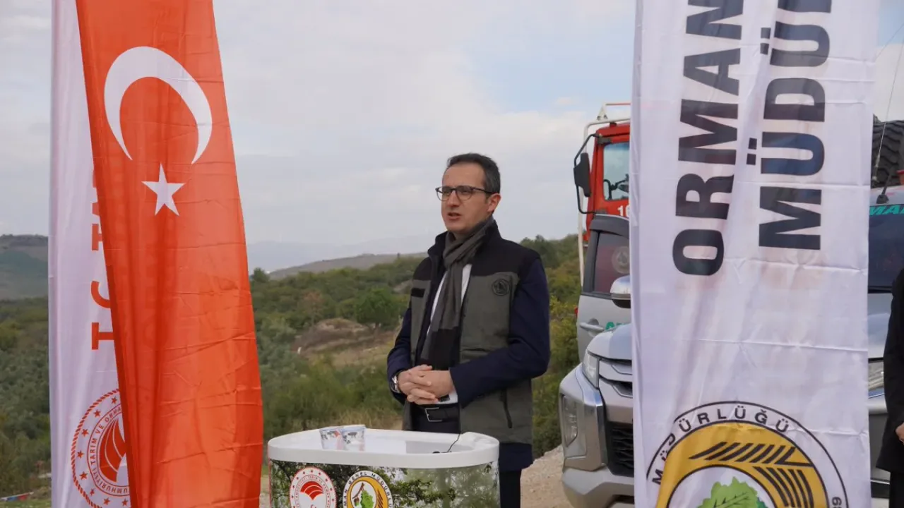 İznik'te 11 Kasım Milli Ağaçlandırma Günü'nde Fidanlar Toprakla Buluştu İznik'te 11 Kasım Milli Ağaçlandırma Günü'nde Fidanlar Toprakla Buluştu