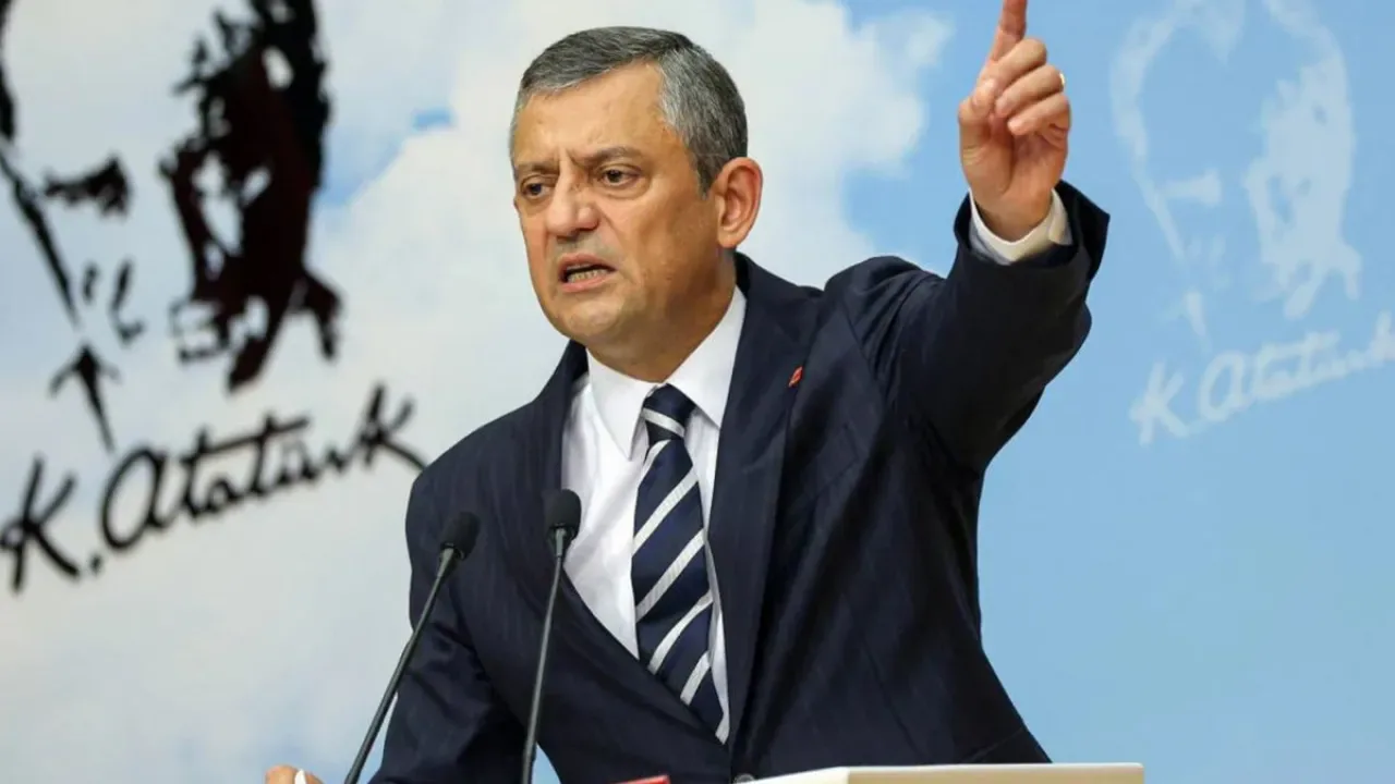 Cumhuriyet Halk Partisi Genel Başkanı Özgür Özel: "Milletimize İnanmaktan Vazgeçmeyeceğiz" Cumhuriyet Halk Partisi Genel Başkanı Özgür Özel: "Milletimize İnanmaktan Vazgeçmeyeceğiz"