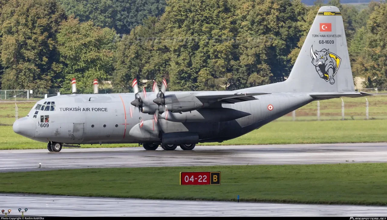 Türk Hava Kuvvetleri'ne Ait C-130 Uçağı Azerbaycan Gence'den Kalktıktan Sonra Düştü Türk Hava Kuvvetleri'ne Ait C-130 Uçağı Azerbaycan Gence'den Kalktıktan Sonra Düştü