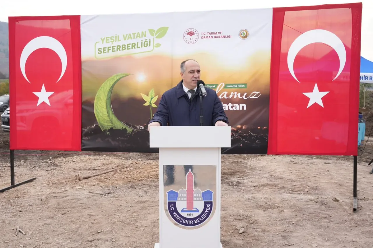Bursa Yenişehir'de 11 Kasım Milli Ağaçlandırma Günü'nde Fidan Dikim Şenliği Bursa Yenişehir'de 11 Kasım Milli Ağaçlandırma Günü'nde Fidan Dikim Şenliği