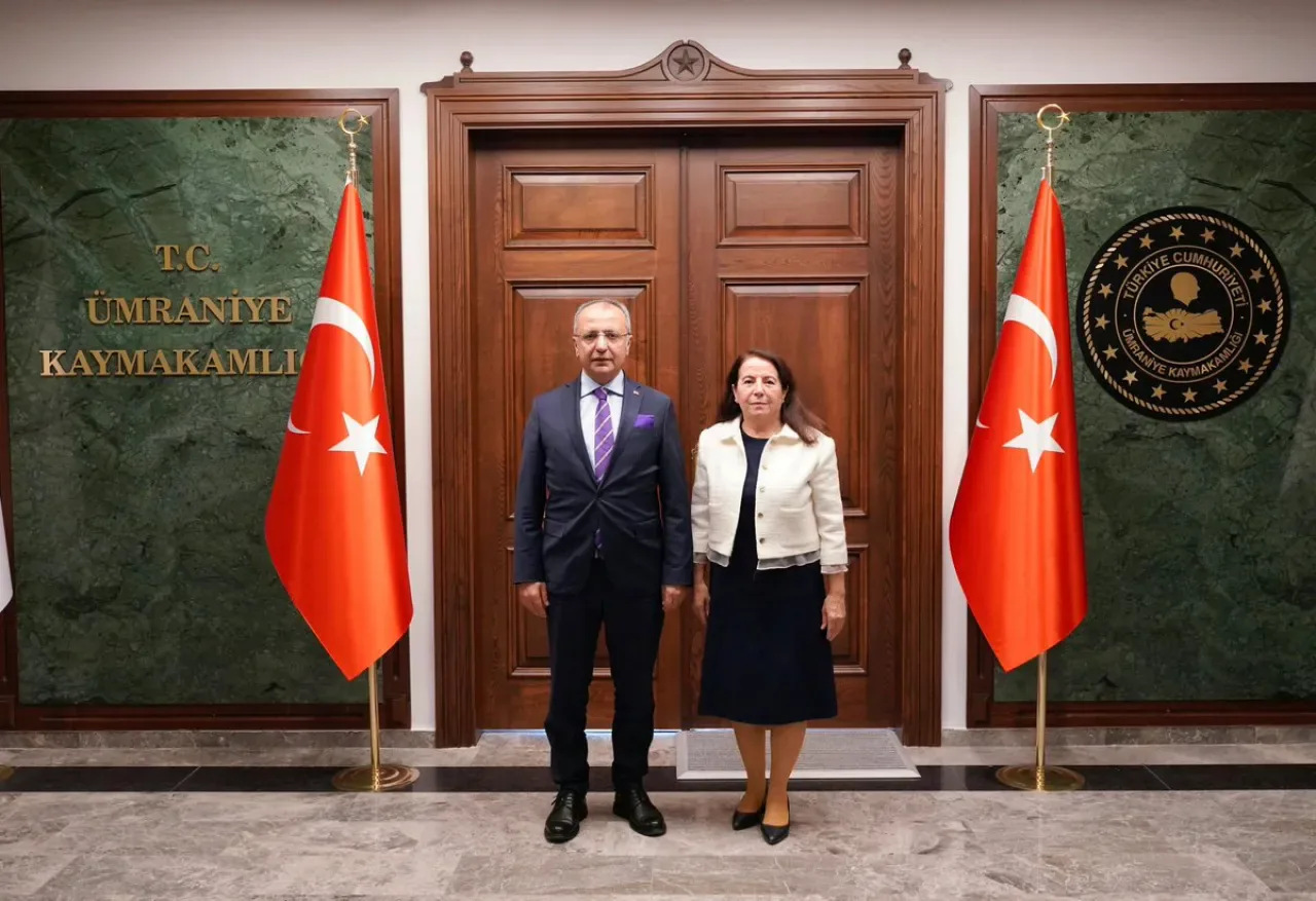 İstanbul Nüfus Müdürü Rabia BabaOğlu, Ümraniye Kaymakamı Yüksel Çelik'i Ziyaret Etti İstanbul Nüfus Müdürü Rabia BabaOğlu, Ümraniye Kaymakamı Yüksel Çelik'i Ziyaret Etti