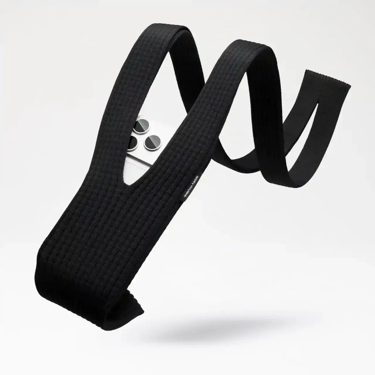 Apple ve Issey Miyake'den Örgü iPhone Çantası: iPhone Pocket Apple ve Issey Miyake'den Örgü iPhone Çantası: iPhone Pocket