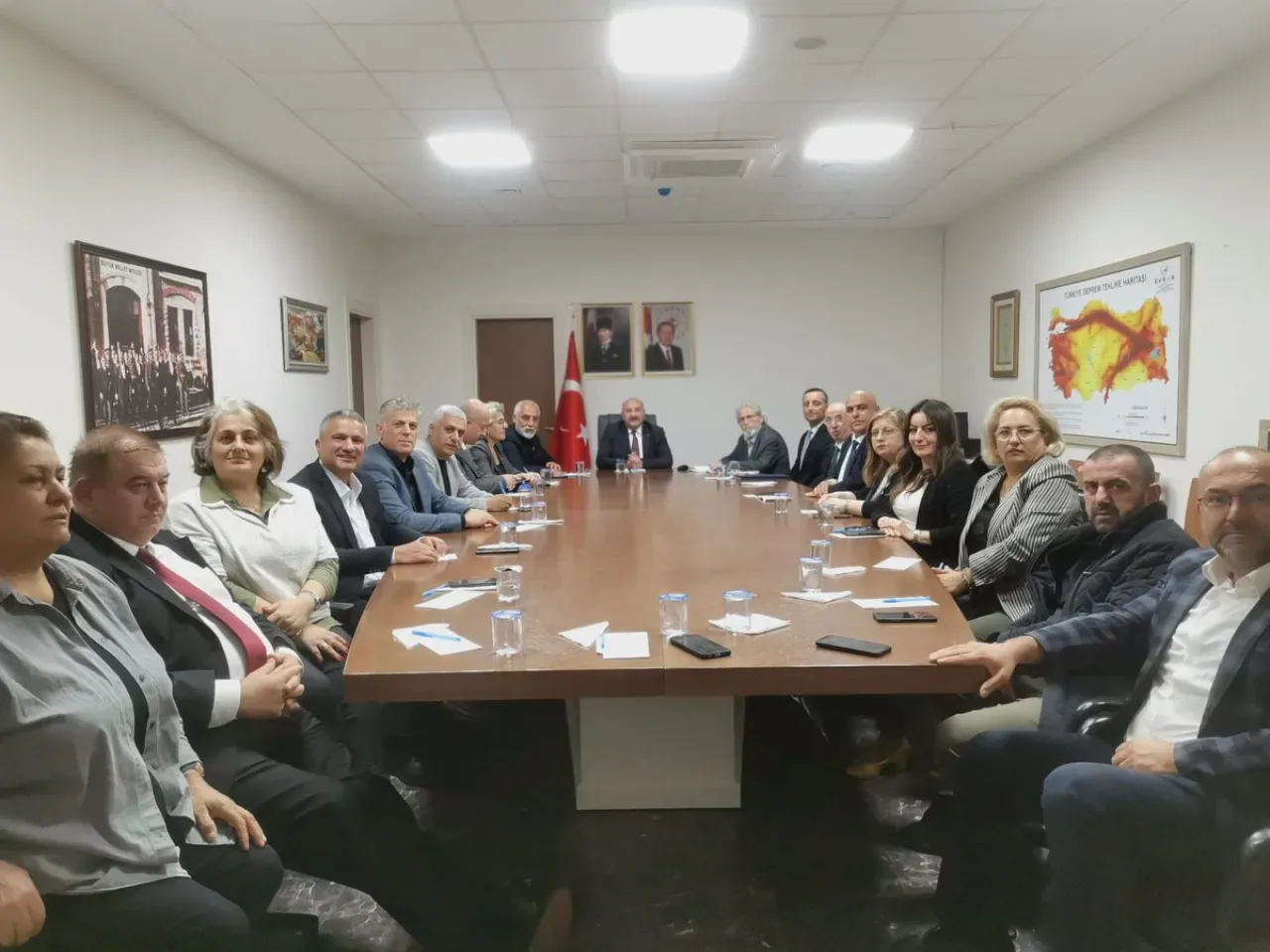 Kartal'da Kasım Ayı Muhtarlar Toplantısı Kaymakam Edip Çakıcı Başkanlığında Gerçekleşti Kartal'da Kasım Ayı Muhtarlar Toplantısı Kaymakam Edip Çakıcı Başkanlığında Gerçekleşti