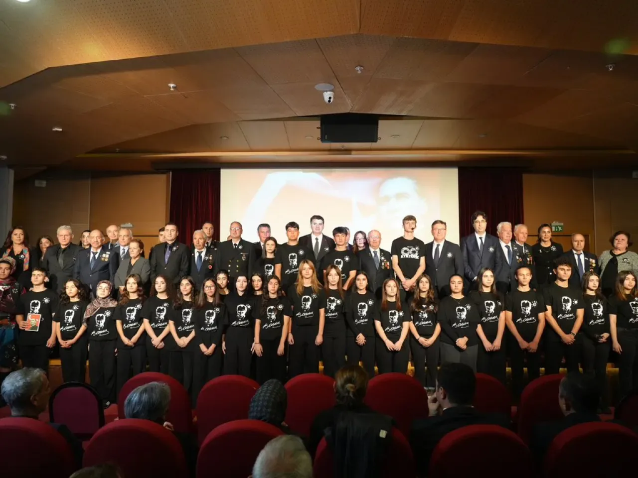 Sarıyer'de Atatürk'ü Anma Töreni: 87. Yılında Saygı ve Özlemle Yâd Edildi Sarıyer'de Atatürk'ü Anma Töreni: 87. Yılında Saygı ve Özlemle Yâd Edildi