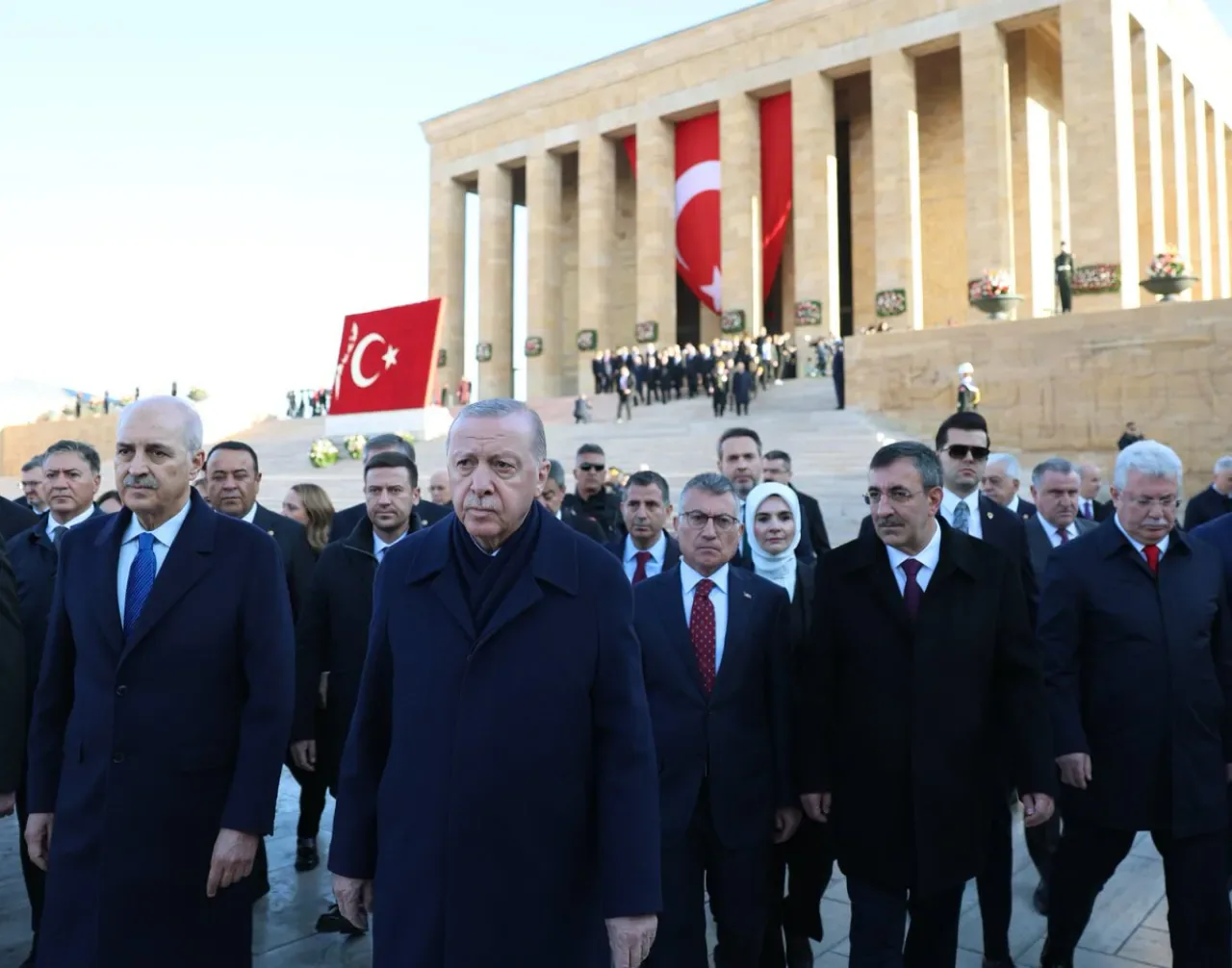 Cumhurbaşkanı Erdoğan: "Türkiye'yi Dünya ile Rekabet Edebilir Hale Getirdik" Cumhurbaşkanı Erdoğan: "Türkiye'yi Dünya ile Rekabet Edebilir Hale Getirdik"