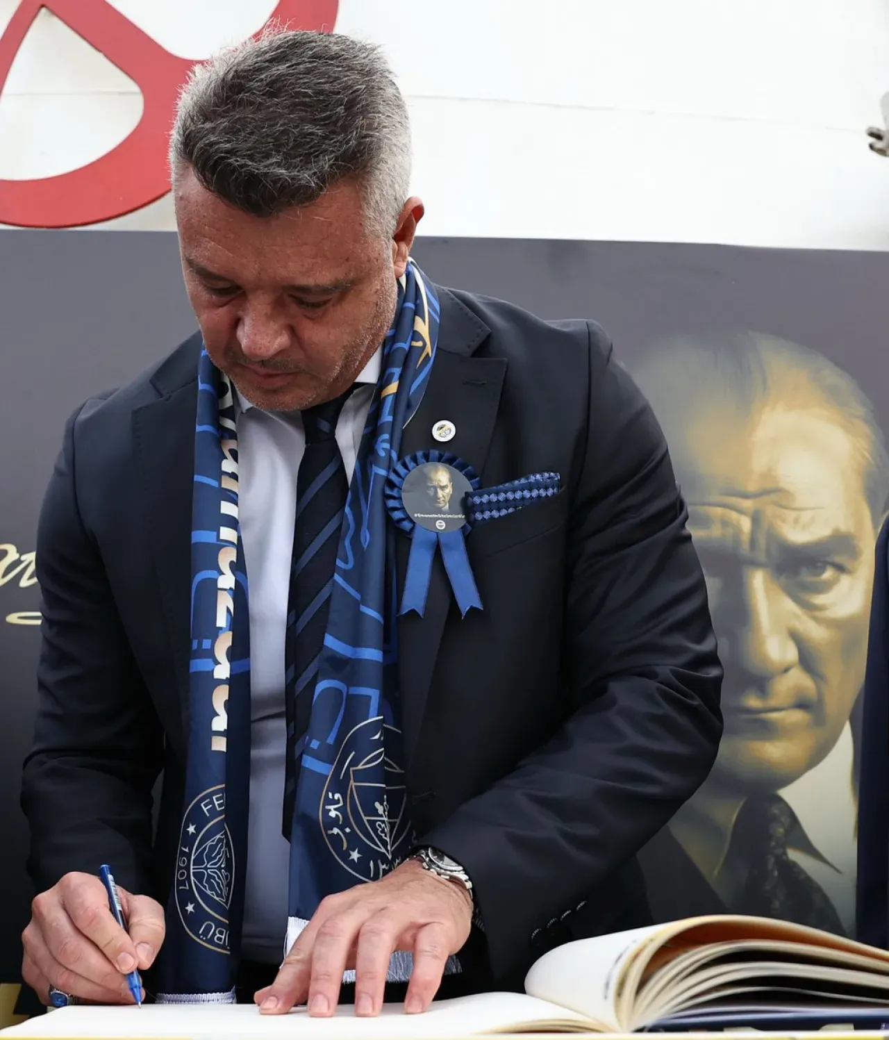 Fenerbahçe Başkanı Saran, 10 Kasım'da Anlamlı Törende Konuştu Fenerbahçe Başkanı Saran, 10 Kasım'da Anlamlı Törende Konuştu