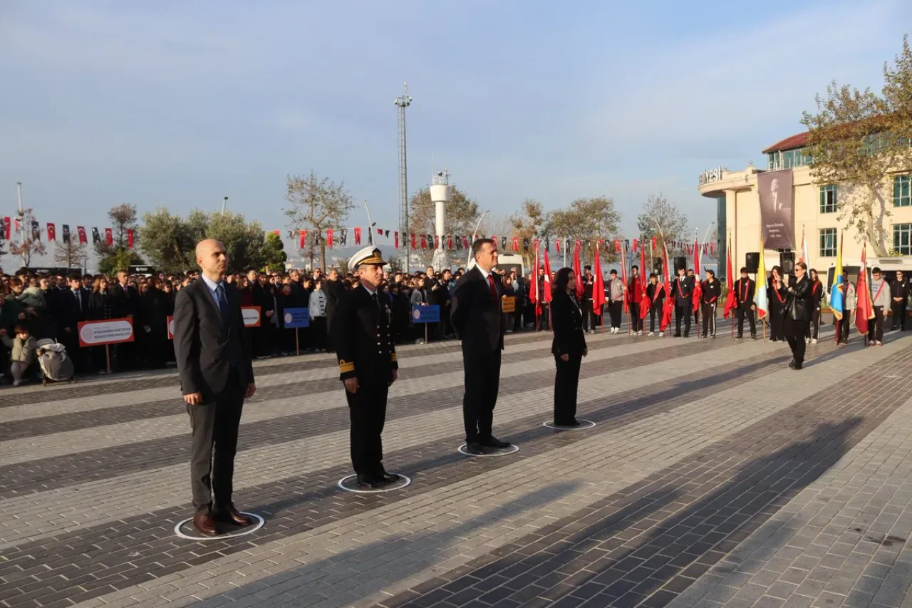 Beykoz'da 10 Kasım Atatürk'ü Anma Töreni Düzenlendi Beykoz'da 10 Kasım Atatürk'ü Anma Töreni Düzenlendi