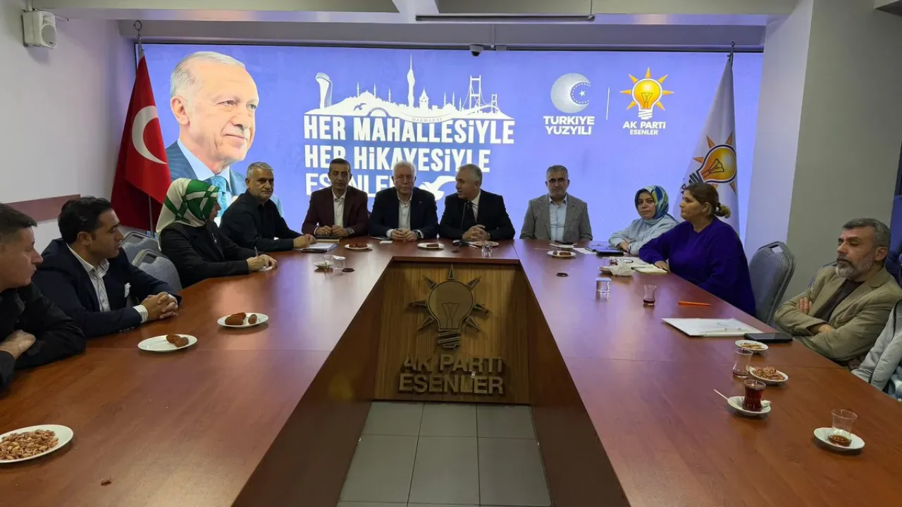 AK Parti Esenler'de Mahalle Başkanları ile İstişare Toplantısı Yapıldı AK Parti Esenler'de Mahalle Başkanları ile İstişare Toplantısı Yapıldı