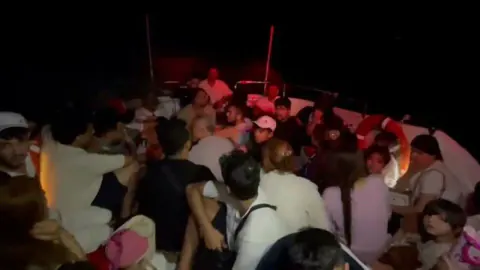 Türk Kara Sularında 36 Düzensiz Göçmen Kurtarıldı