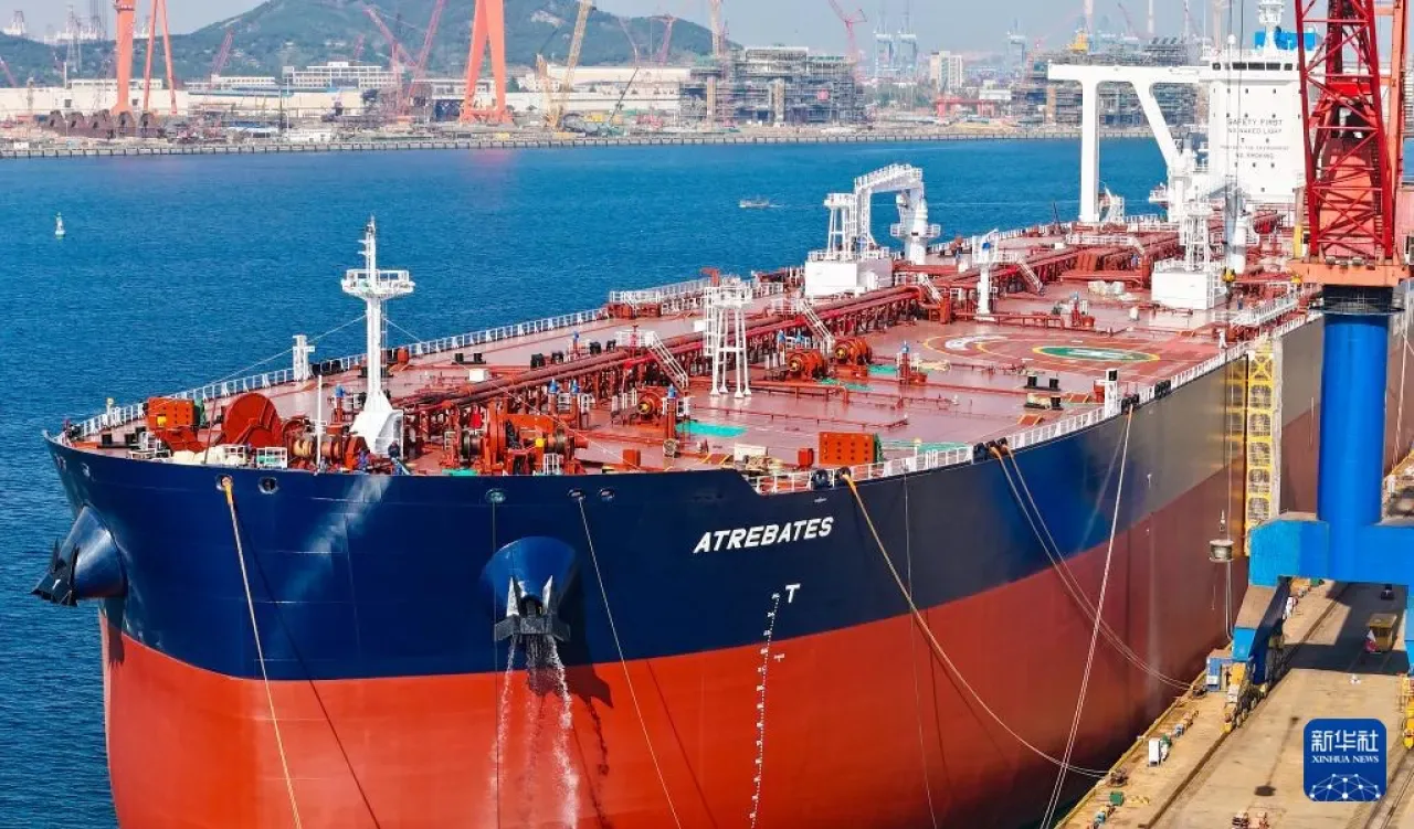 Çin'den Dünyanın Amonyak Yakıtlı Dev Ham Petrol Taşıyıcısı: 319 Bin Tonluk Dev Teslim Edildi Çin'den Dünyanın Amonyak Yakıtlı Dev Ham Petrol Taşıyıcısı: 319 Bin Tonluk Dev Teslim Edildi