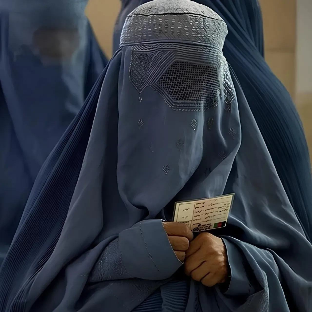 Taliban, Afganistan'da Kadınların Burka Giyerek Hastaneye Gitmesi Zorunluluğu Getirdi Taliban, Afganistan'da Kadınların Burka Giyerek Hastaneye Gitmesi Zorunluluğu Getirdi