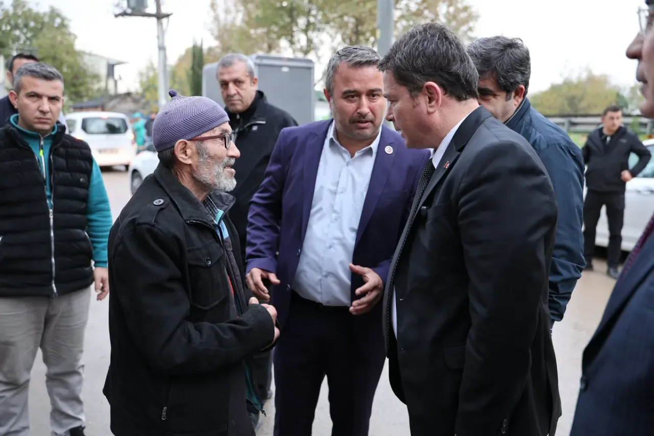 Osmangazi Belediye Başkanı Erkan Aydın, Mehmet Akif Mahallesi'nde Vatandaşlarla Buluştu Osmangazi Belediye Başkanı Erkan Aydın, Mehmet Akif Mahallesi'nde Vatandaşlarla Buluştu