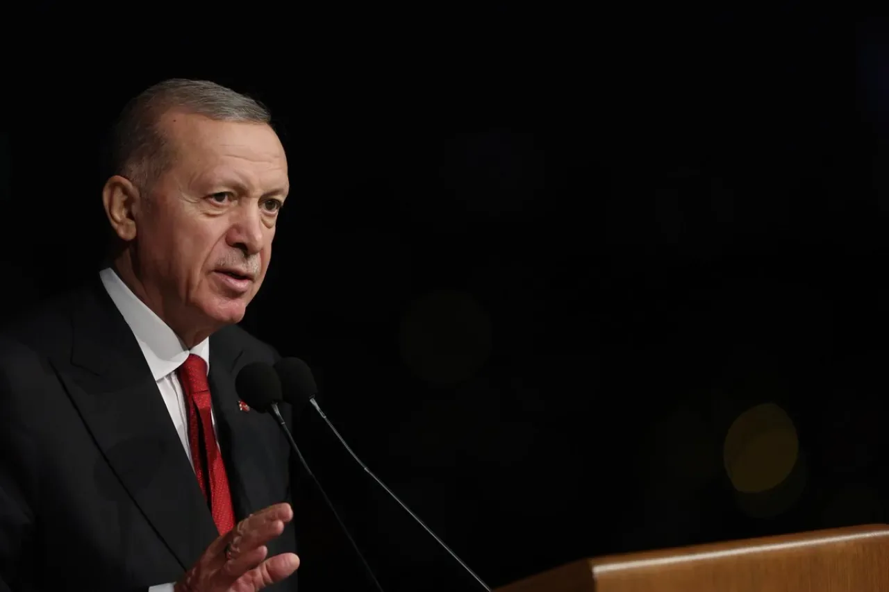 Erdoğan'dan Millete Çağrı: Yalan Haberlere Karşı Uyanık Olun Erdoğan'dan Millete Çağrı: Yalan Haberlere Karşı Uyanık Olun