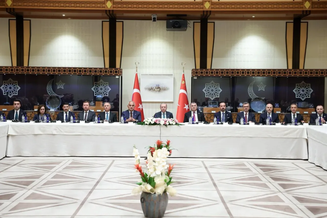 Türkiye'den Ahıska Türklerine Yakın İlgi: Cumhurbaşkanı Erdoğan DATÜB Heyetini Ağırladı Türkiye'den Ahıska Türklerine Yakın İlgi: Cumhurbaşkanı Erdoğan DATÜB Heyetini Ağırladı