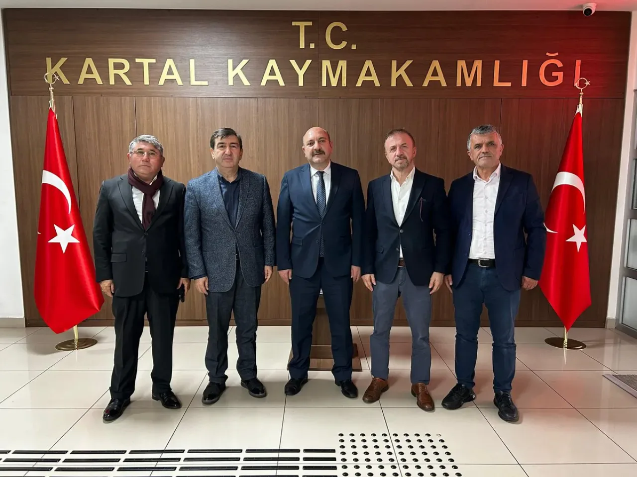 ASİAD Başkanı Yücel Yalçınkaya ve Yönetimi, Kartal Kaymakamı Edip Çakıcı'ya Nezaket Ziyaretinde Bulundu ASİAD Başkanı Yücel Yalçınkaya ve Yönetimi, Kartal Kaymakamı Edip Çakıcı'ya Nezaket Ziyaretinde Bulundu