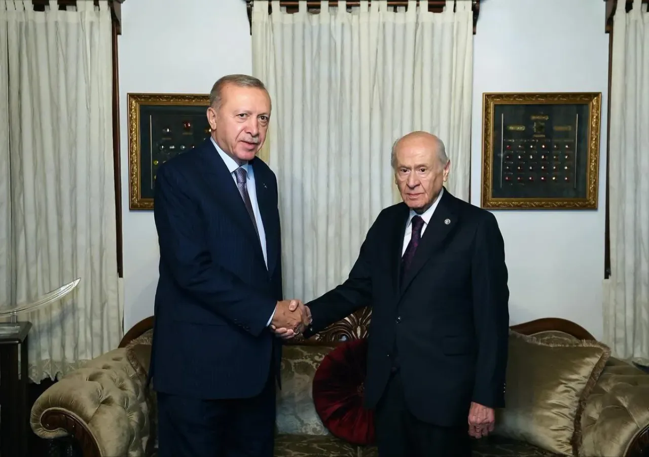 Cumhurbaşkanı Erdoğan, MHP Lideri Bahçeli'yi Evinde Ziyaret Etti Cumhurbaşkanı Erdoğan, MHP Lideri Bahçeli'yi Evinde Ziyaret Etti