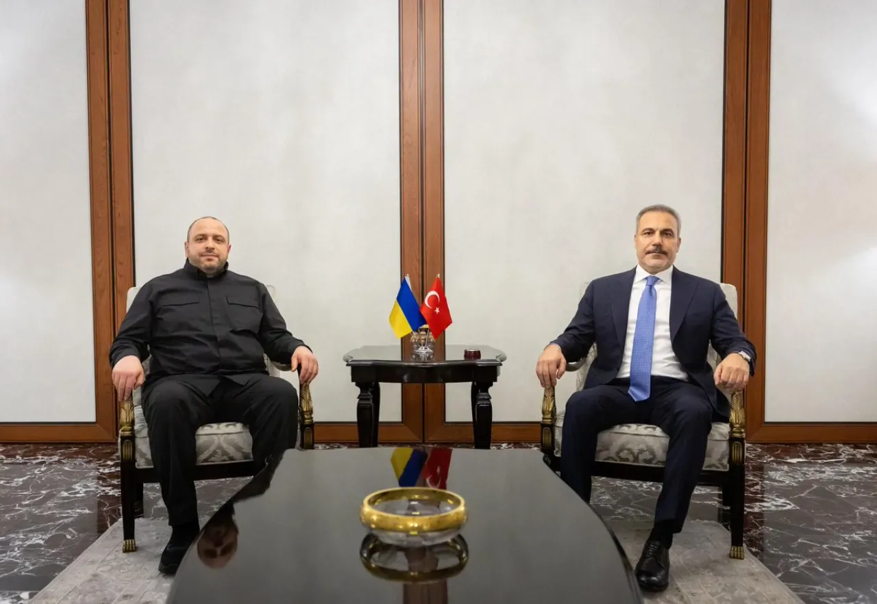 Dışişleri Bakanı Hakan Fidan, Ukraynalı Mevkidaşı Umerov ile Ankara'da Bir Araya Geldi Dışişleri Bakanı Hakan Fidan, Ukraynalı Mevkidaşı Umerov ile Ankara'da Bir Araya Geldi