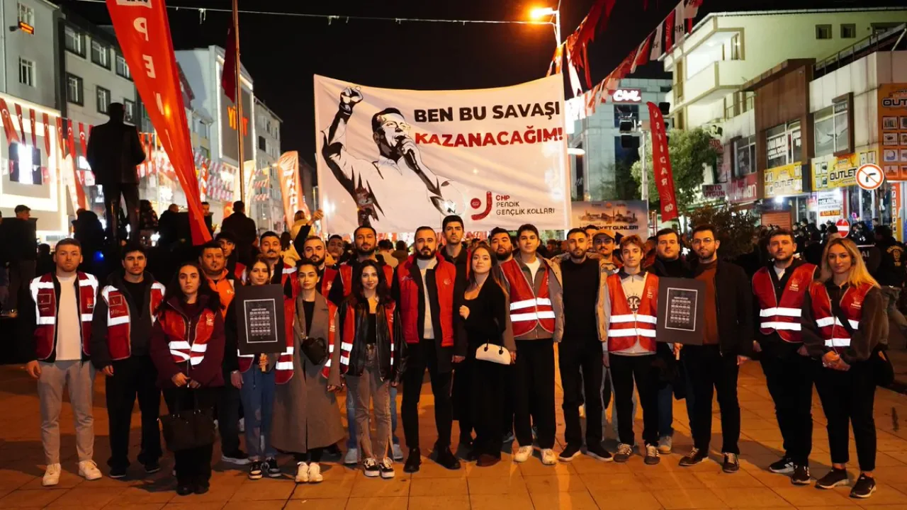 CHP Pendik Gençlik Kolları, Sultanbeyli'deki Mitingde Demokrasi Vurgusu Yaptı CHP Pendik Gençlik Kolları, Sultanbeyli'deki Mitingde Demokrasi Vurgusu Yaptı