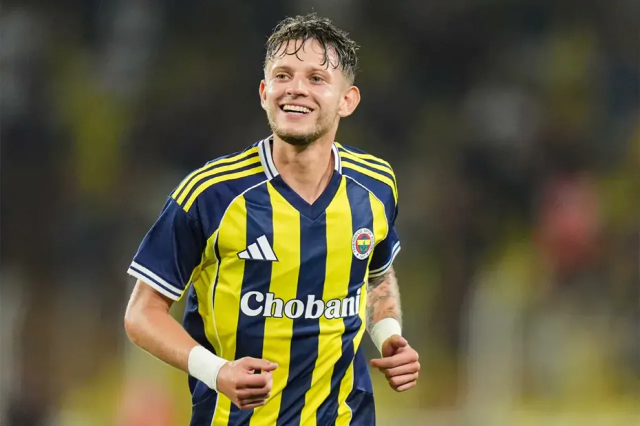 Fenerbahçe'de Sebastian Szymanski İçin Avrupa'dan Teklikler Fenerbahçe'de Sebastian Szymanski İçin Avrupa'dan Teklikler