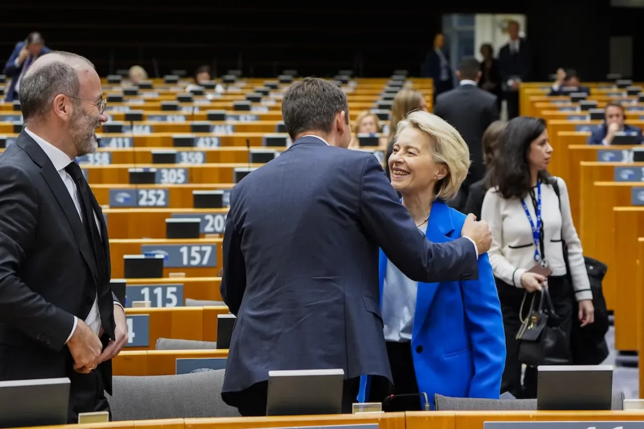 AB Komisyon Başkanı von der Leyen, Bütçe Reformları Konusunda Sert Eleştirilerle Karşılaştı AB Komisyon Başkanı von der Leyen, Bütçe Reformları Konusunda Sert Eleştirilerle Karşılaştı