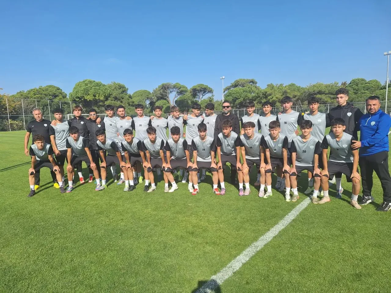 Serikspor Altyapı Oyuncuları A Takım Tesislerinde Deneyim Kazandı Serikspor Altyapı Oyuncuları A Takım Tesislerinde Deneyim Kazandı