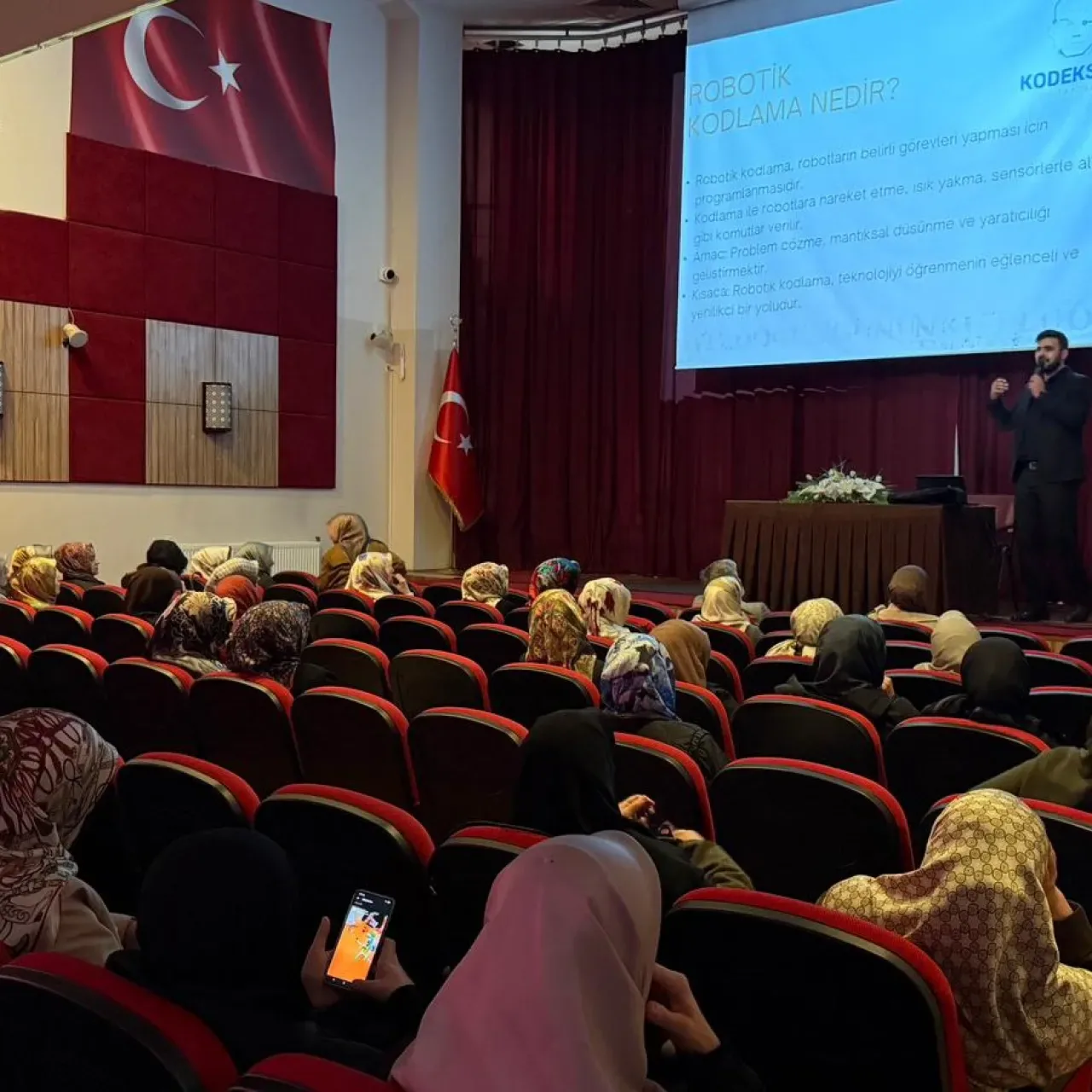 Bursa Osmangazi İlçe Müftülüğü'nden Robotik Kodlama Eğitimi Bursa Osmangazi İlçe Müftülüğü'nden Robotik Kodlama Eğitimi