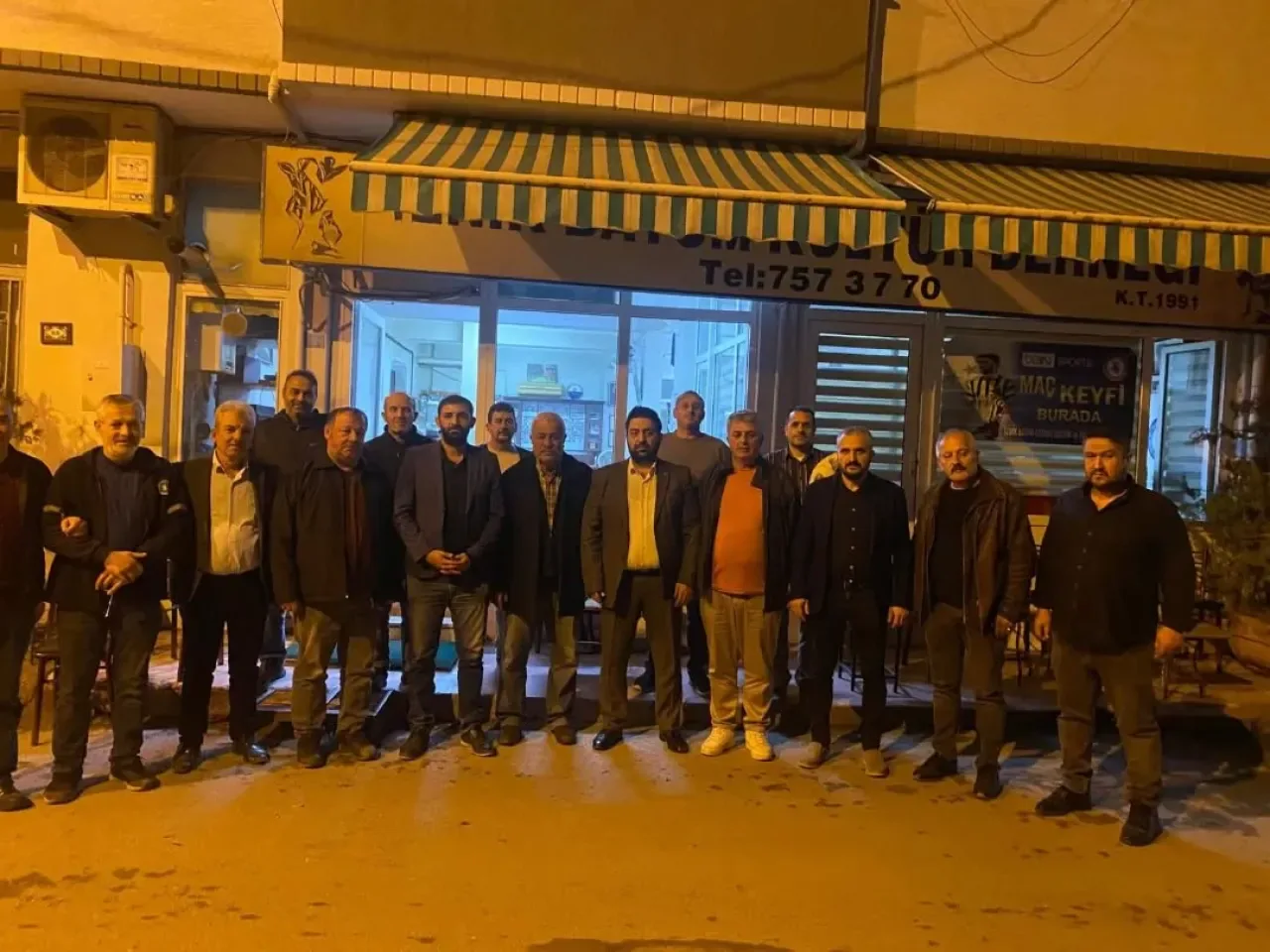 MHP Bursa'dan İznik'te "Derdin Derdimiz" ve "Terörsüz Türkiye" Ziyaretleri MHP Bursa'dan İznik'te "Derdin Derdimiz" ve "Terörsüz Türkiye" Ziyaretleri